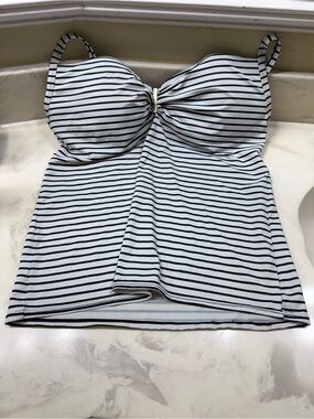 Victoria's Secret Swim Black & White Striped Tankini Top- Built-In Underwire Bra